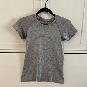Lululemon swiftly tech short sleeve gray size 2